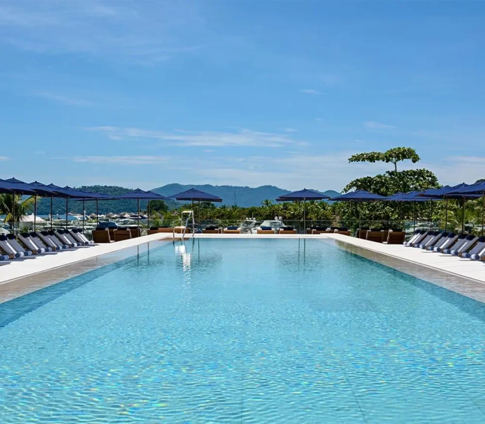 Fasano Angra dos Reis tem uma piscina incrível para você.