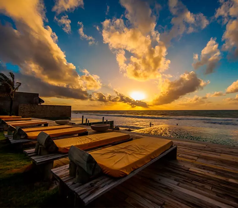 O Kenoa Resort tem os melhores cenários para vocês relaxar.