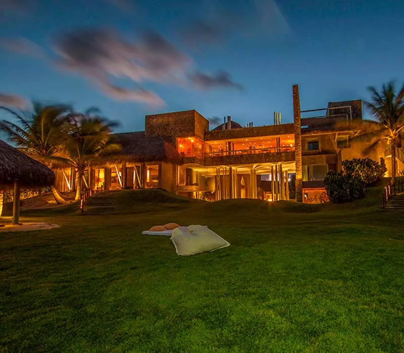O Kenoa Resort tem uma arquitetura diferenciada. 