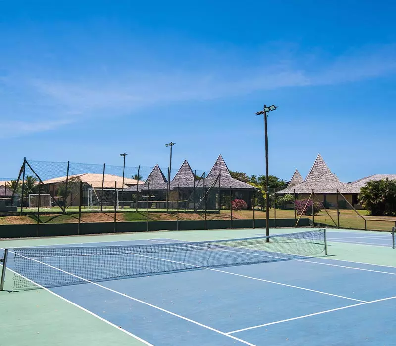 As quadras de tenis do hotel Vila Galé Marés em Guarajuba na Bahia.